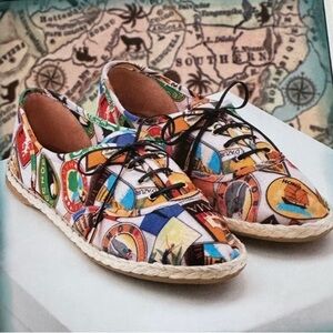 Charlotte Olympia Maria Floral-Print Lace-Up Flat Espadrille in Postcard